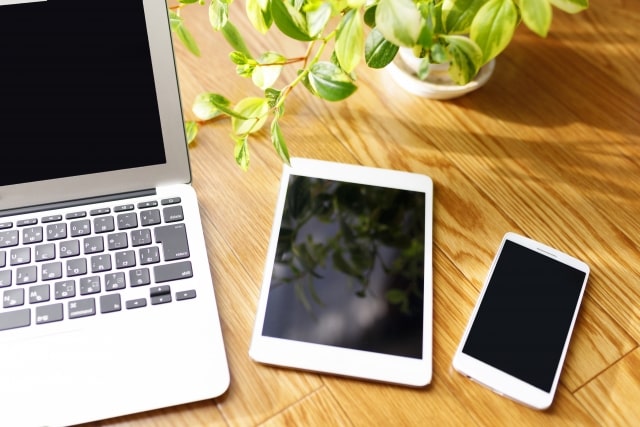 【MacBookの画面トラブル対処法】ディスプレイ不具合はこれで解決！